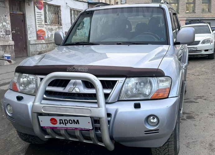 Mitsubishi Pajero, 2004