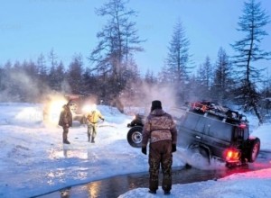 Колымчанам напомнили правила безопасности во время зимней рыбалки