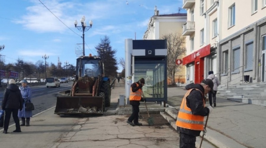 Коммунальные службы Магадана продолжают благоустройство города