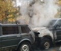 Пожарные ликвидировали загорание двух автомобилей в поселке Ягодное